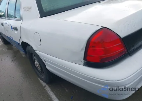 2011 Ford Crown Victoria Police Interceptor z USA, uszkodzony, nr VIN 2FABP7BV0BX169791